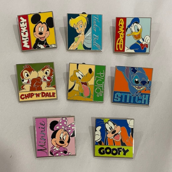 Disney Pin Collection - Picture 1 of 1